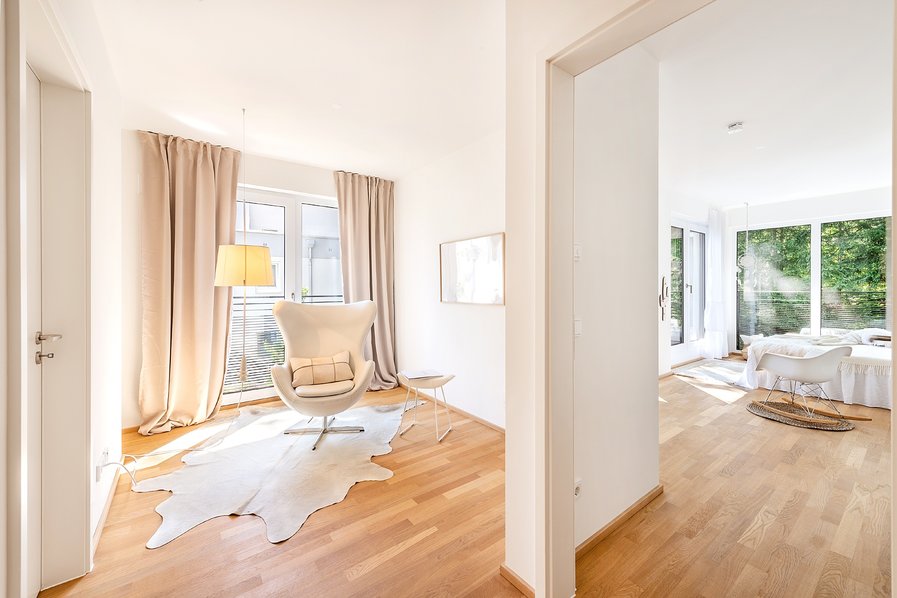 Luxus Home Staging Gruenwald Penthouse Gestaltung mit Eggchair 